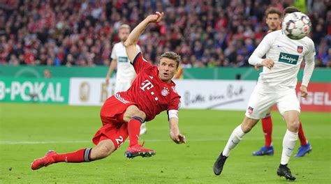  The 2018 DFB Pokal Final: A Thrilling Display of Tactical Prowess and Dramatic Late-Game Heroics