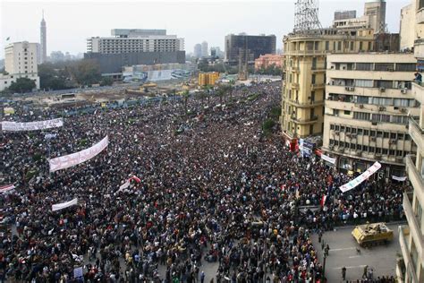 Egypts framgångsrika revolution 2011: En historisk analys av folkrörelsens drivkrafter och dess långsiktiga konsekvenser